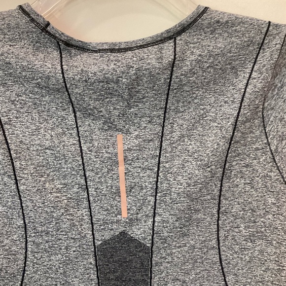 Nike Dri-Fit Tee, Short Sleeve, Crew Neck, Hip Length, Grey, Women’s Size Medium - Picture 8 of 10